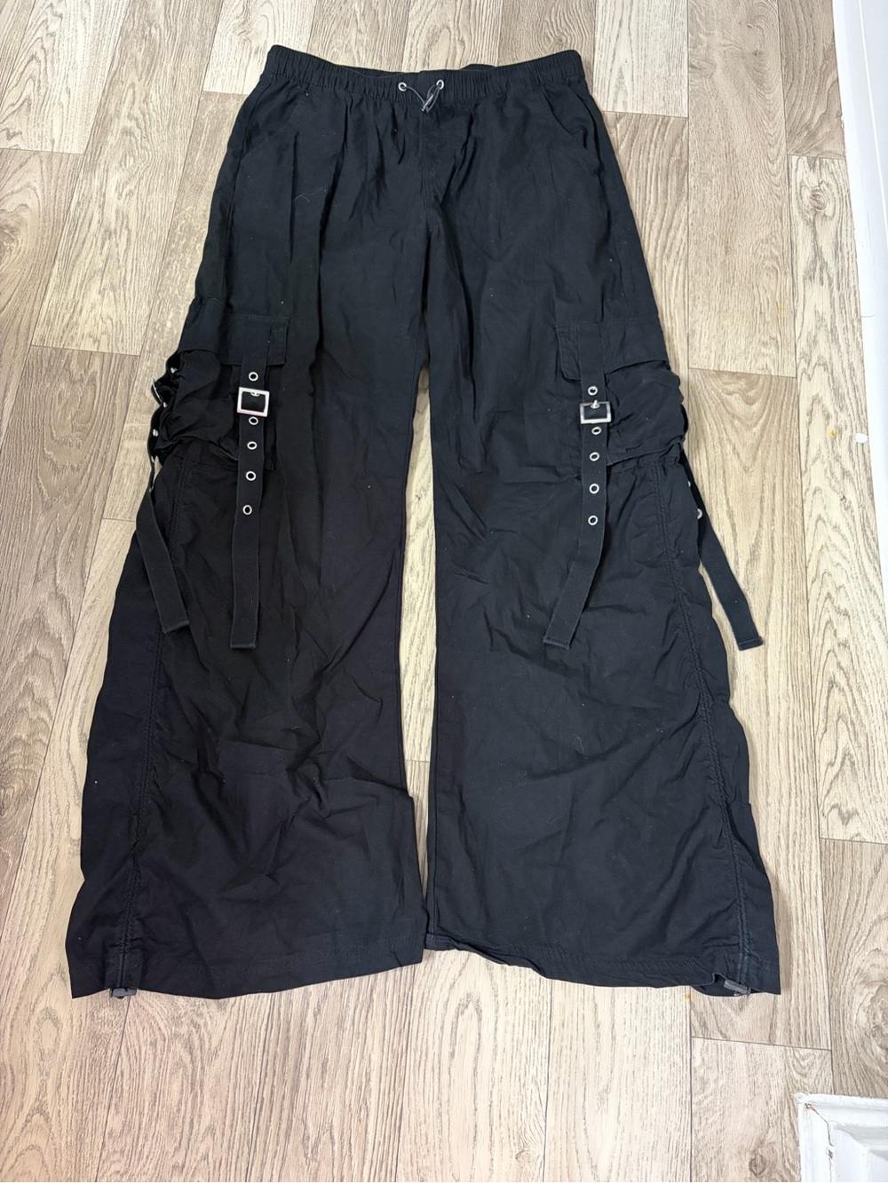 Hot Topic Black Wide-Leg Cargo Pants with Buckle Straps